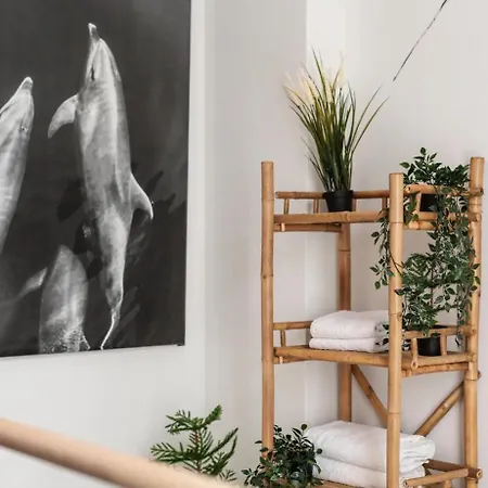 Thalia “ Muse Of Bucolic Poetry ” Apartamento